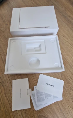 Apple MacBook Air 13 Zoll M2 a2681 silver nur Originale Verpackung OVP Karton - Bild 1 von 3