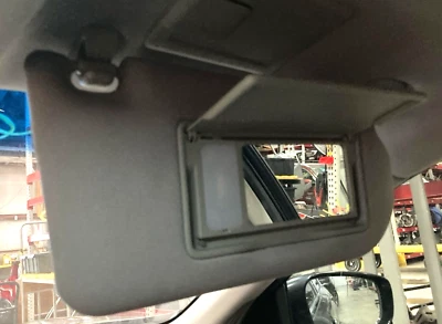 Infiniti G37 2010 sedán OEM parasol lateral derecho pasajeros gris 2009-2013 Foto 1 de 3