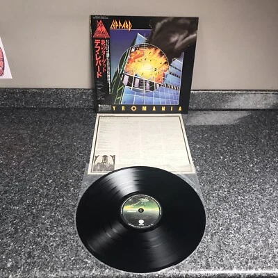 LP VINYL DEF LEPPARD PYROMANIA 25PP-59 RED OBI JAPAN 1ST PRESS 1983 NEAR MINT - Image 1 of 4