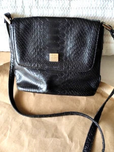 Liz Claiborne Umhängetasche Kunstleder Kroko-Muster schwarz Druckknopfverschluss - Bild 1 von 17