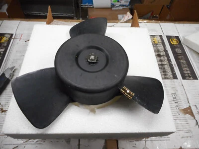Ventilador de refrigeración auxiliar Porsche 944 3 aspas GENUINO NOS 944 624 021 01 Foto 1 de 4
