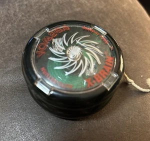 Yomega X-Brain Auto Return Yo Nero - Bandai Vintage 1999 Yoyo - Foto 1 di 3