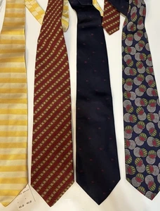 Burberry Horse Valentino Giorgio Armani Tie Harold Powell NWT Navy Yellow - Picture 1 of 6