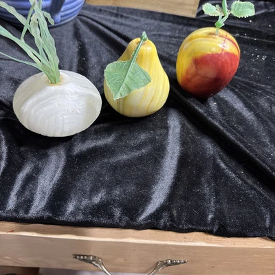 Marble onion, pear, apple stone fruits - Image 1 of 4