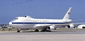 HASEGAWA 10809 1/200 E-4B Advanced Airborne Command Post Ltd - Afbeelding 1 van 1