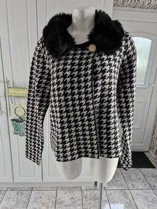Ladies BNWT "CHRISTIAN SIRIANO NEW YORK" Black dogtooth poncho (size L) - Picture 1 of 4