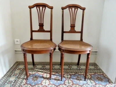 Lot 2 anciennes chaises cannées époque fin XIXème Style Louis XVI bois acajou - Photo 1/4