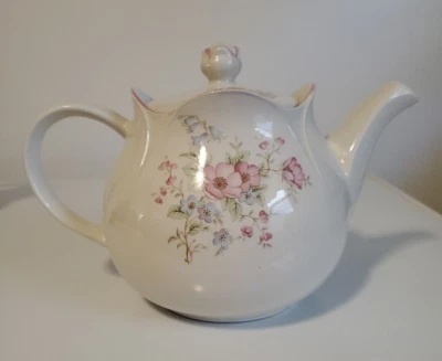 Bule SADLER feito na Inglaterra bule rosa flores azuis com acabamento rosa 6"- - Imagem 1 de 4