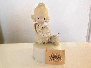 Precious Moments Music Box Enesco E-7182 Mother Sew Dear You Light My Life 6679 - Picture 1 of 4