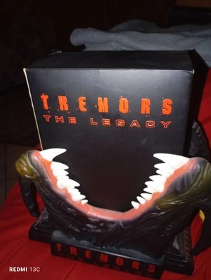 Tremors Legacy DVD Box Set In Italiano  Primi 4 DVD Compresi. - Immagine 1 di 2