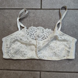 Olga Bralette Size 36C Style 35263 Ivory Soft Stretch Sides Lacey Cups - Picture 1 of 5