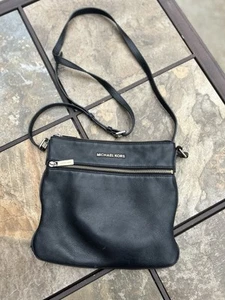 Michael Kors Bandolera de Cuero Negro Bolso de Mano Cartera MK Viaje Dorado Herrajes - Imagen 1 de 11