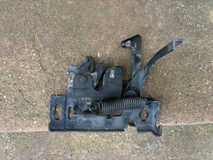 Used 1991 - 1994 Chevy Cavalier Sunbird GM Hood Latch Lock 22586576 - Bild 1 von 6