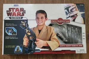 NUOVO - Set modelli costruzione braccio robotico Star Wars Darth Vader scienza zio Milton - Foto 1 di 2