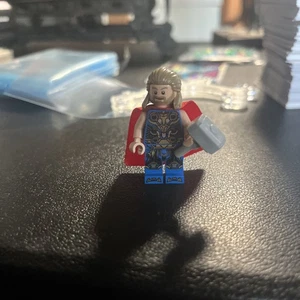 LEGO 76208- Thor- minifigure - Love and Thunder Marvel Super Heroes - Picture 1 of 2