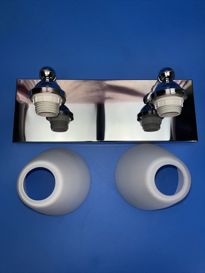 Designers Fountain - Two Light Bath Bar - Hudson Chrome. 6492-CH New - Image 1 of 4