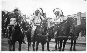Billings MT Montana Indianer auf Pferden Echtfoto Postkarte - Bild 1 von 2