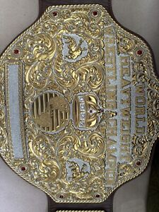 WWE Big Gold World Heavyweight Championship Replica Title Belt (shop.wwe.com)