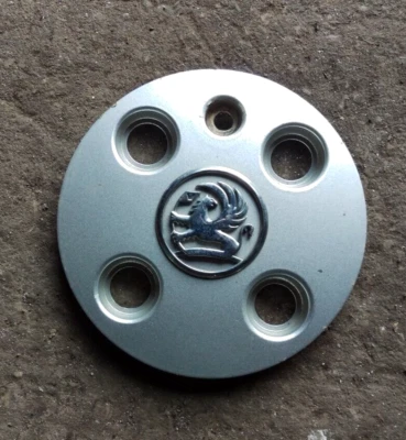 Tapacubos central de aleación Vauxhall Corsa C 01-06 90576193 Foto 1 de 3