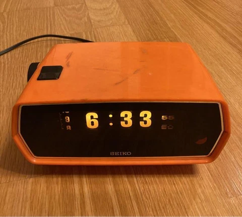 SEIKO Flip Clock Alarm DL404E Orange 1970s Tested Vintage Cover