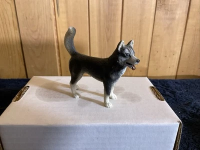 Schleich HUSKY MALE Dog Figure  Animal Pet Figurine 2007 Model Retired - Image 1 of 4