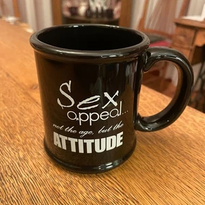 Taza de café humorística Sex Appeal, Not the Age, But the Attitude de Russ - Imagen 1 de 5