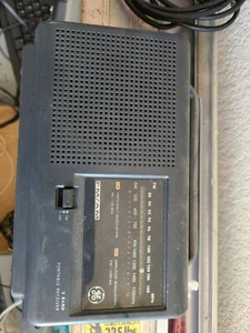 Vintage GE Model 7-2662C 2-Band Portable AM/FM Radio Works - Picture 1 of 2