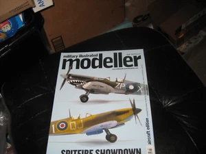 Modelo de avión ilustrado militar edición Spitfire Showdown junio 2013 - Imagen 1 de 1