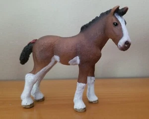 Bay Pinto Clydesdale Foal Horse Figurine (Schleich, 2015) - Picture 1 of 3