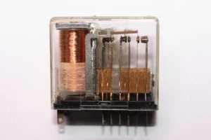Relè n. 707 relè a pettine V23054-E0020-WU78 12-24 V 4 commutatore 2 chiusure - Foto 1 di 1