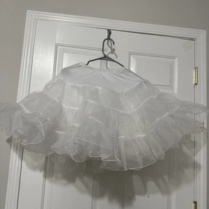 Kleine Mädchen sehr voller Reifrock Petticoat lila Größe M 9 "Stretch 's bis 14" - Bild 1 von 3