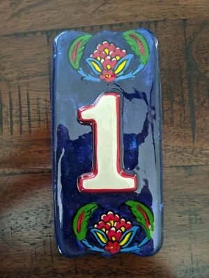 Azulejos numerados de cerámica mediterránea hechos a mano azules Foto 1 de 2