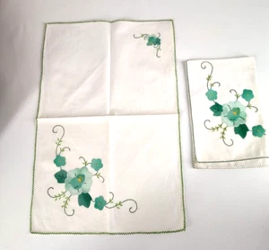 2 servilletas de punto de cruz bordadas a mano de colección dobladillo flora blancas verdes - Imagen 1 de 5