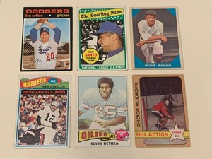 1972-73 OPC hockey #196 NHL action Tony Esposito