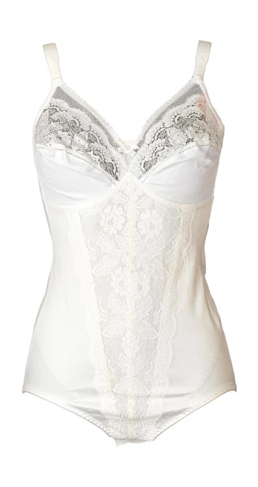 TRIUMPH body shaper with preformed underwired bra, adjustable straps and lace in — 第 1/1 张图片