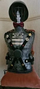 Luz Manaquin Steampunk con reproductor de música Alexa - Imagen 1 de 9