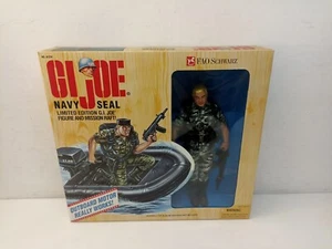 G I Joe Navy Seal Figure And Mission Raft Outboard Motor 1995 12'' Hasbro-ZR-E36 - Bild 1 von 6