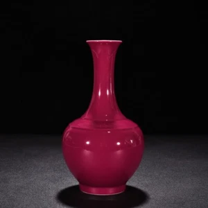 8.7" Antique qing dynasty Porcelain yongzheng mark Carmine glaze Long neck vase - Picture 1 of 9