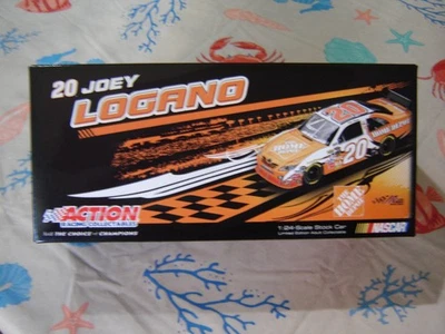 ДЕБЮТАНТ Джоуи Логано No20 ДОМАШНЕЕ ДЕПО TOYOTA CAMRY COT 2009 1/24 действие - Изображение 1 из 4