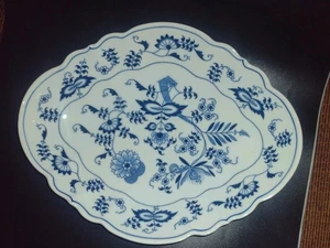 Vintage Blue Danube Blue Scalloped Onion Japan Oval Footed Bowl Serving Dish " - Picture 1 of 5