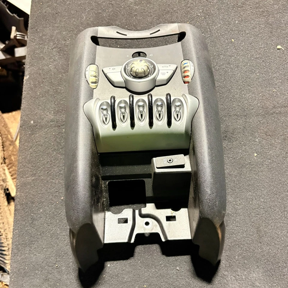 MINI CONVERTIBLE HEATER CONTROL PANEL ASSEMBLY 0068009504 - Image 1 of 4