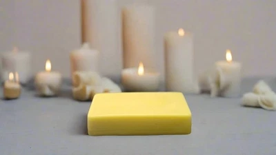 8oz AMERICAN BEESWAX BLOCK 100% PURE & NATURAL, FILTERED  & FREE SHIPPING - Image 1 of 2