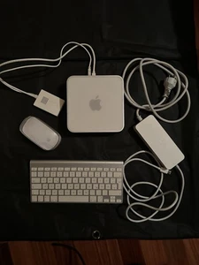 Mac mini, Modell A1283, Bluetooth Tastatur, Magic Mouse, + Kabel. - Bild 1 von 5