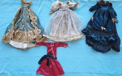 Muñeca vintage Lote de ropa vestidos victorianos volantes cordones. Foto 1 de 4