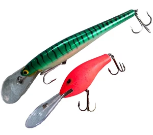 Vintage Crankbait Lures Bagley’s DB-08 Green White Poes Blaze Red Wood Hot Color - Picture 1 of 20