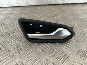 Poignée porte Avant Droite - RENAULT CLIO V (5) - Référence : 826721378R - Picture 1 of 3