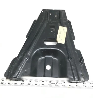 1984-1986 FORD T-BIRD/ COUGAR PANEL BELOW LID BRACKET E3SZ-6343235-A - Image 1 of 4