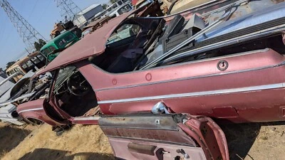 GMC SPRINT 1976 varias tuercas y pernos separando auto completo Foto 1 de 4