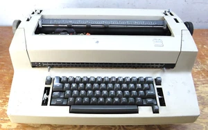 Máquina de escribir vintage IBM de los años 70 doble aislamiento corrección Selectric II bronceada LEER - Imagen 1 de 13