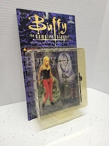 BUFFY THE VAMPIRE SLAYER - BUFFY SUMMERS 2000 NEU UNGEÖFFNET! 1C - Bild 1 von 9
